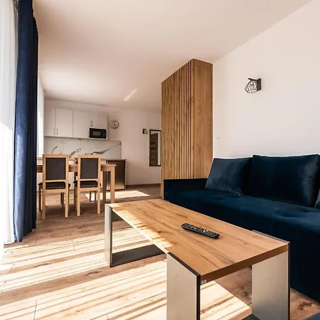 Henry מלון דירות וובה