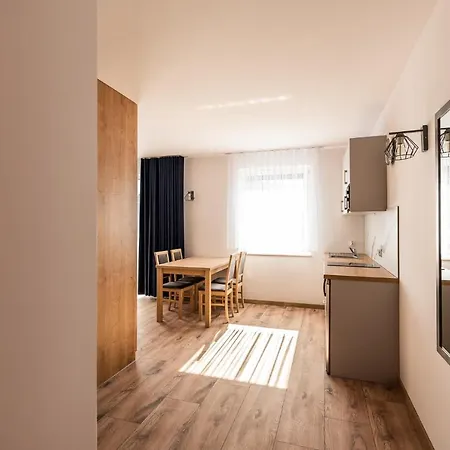 מלון דירות Henry